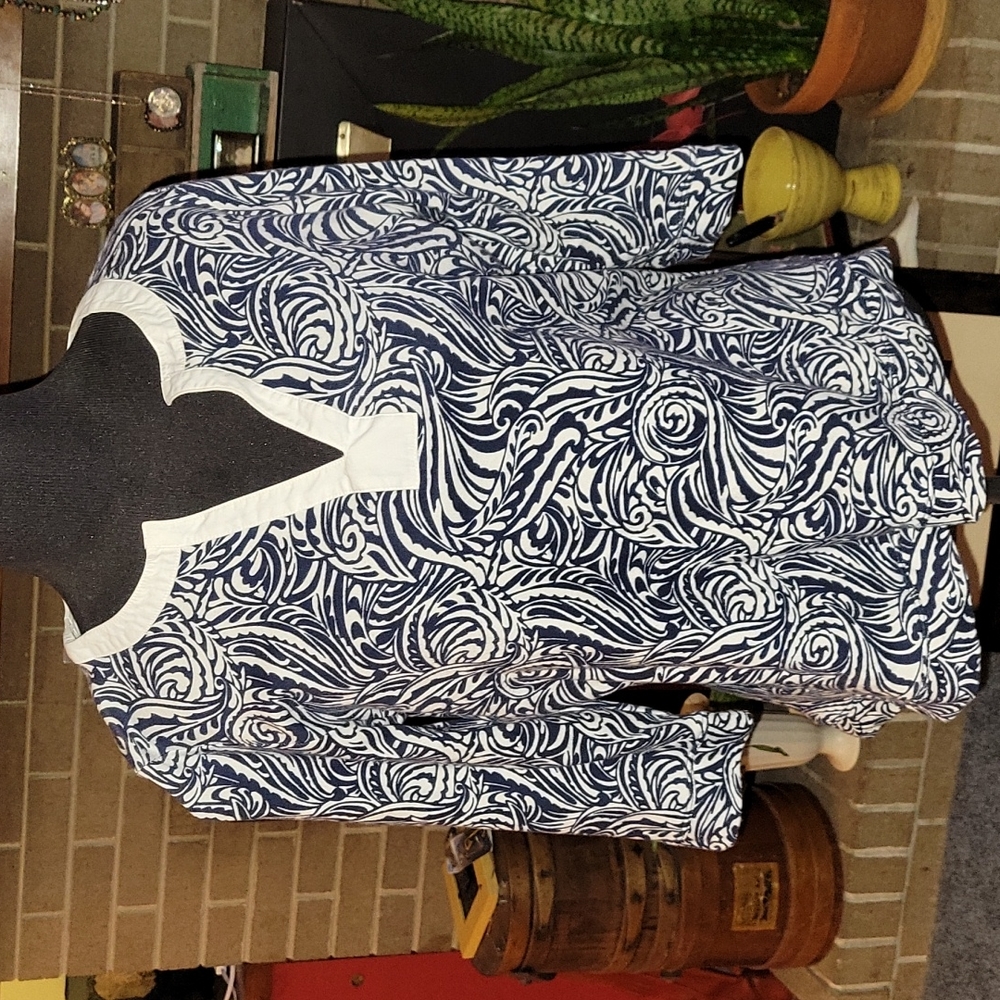 Jones of New York beautiful blue and cream size L shirt ...tunic style